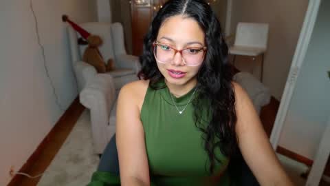 Snapshot of aurorasiera chatting on 12.23.24 Aurora online show from 12.23.24