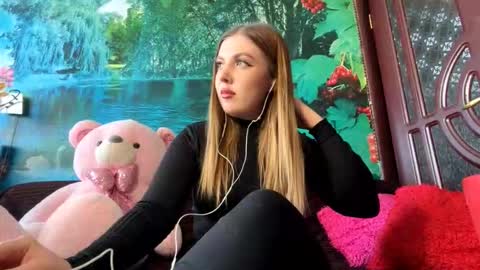 Snapshot of aurorekhuu chatting on 02.10.26 Elizabeth online show from 02.10.26