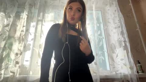 Snapshot of aurorekhuu chatting on 02.11.26 Elizabeth online show from 02.11.26