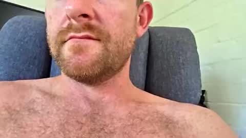 Snapshot of aussie_dadbod10 chatting on 12.18.25 aussie_dadbod10 online show from 12.18.25
