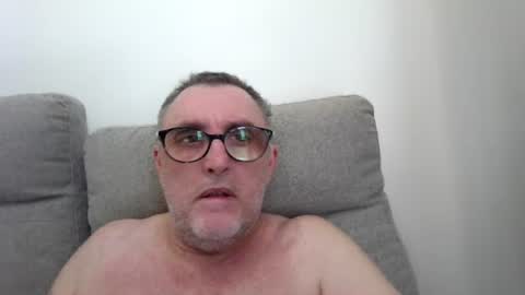 Snapshot of aussie_ozzie chatting on 08.03.26 aussie_ozzie online show from 08.03.26