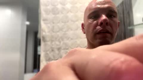 Snapshot of aussieboycal chatting on 10.05.25 aussieboycal online show from 10.05.25