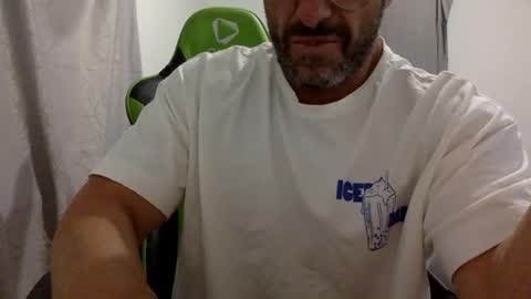 aussieguy59660 online show from 04.30.26