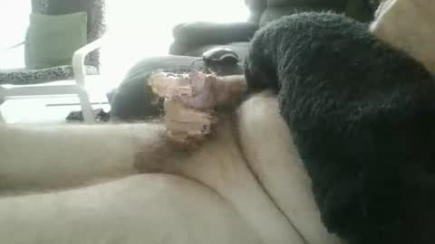 Snapshot of aussiehornybloke chatting on 11.28.25 aussiehornybloke online show from 11.28.25