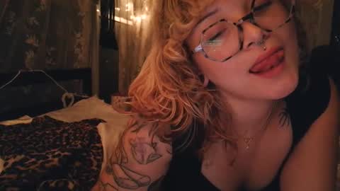 Snapshot of autierains chatting on 04.19.26 Autie 3 online show from 04.19.26