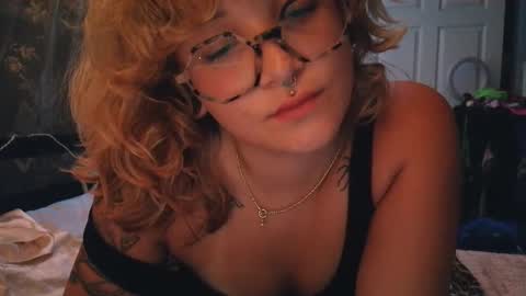 Snapshot of autierains chatting on 05.03.26 Autie 3 online show from 05.03.26