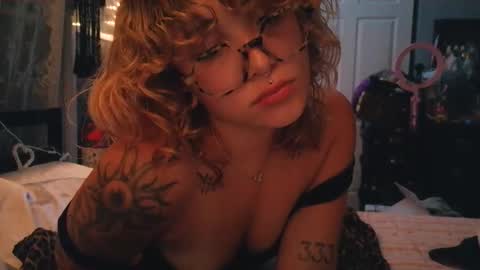 Snapshot of autierains chatting on 05.19.26 Autie 3 online show from 05.19.26