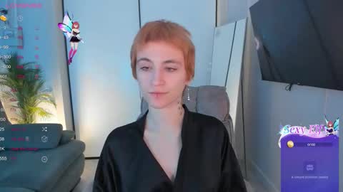 Snapshot of autumnwhisper_ chatting on 02.10.26 Alice online show from 02.10.26