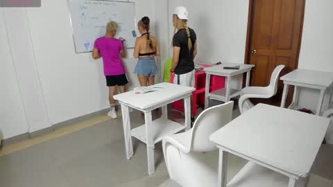 Snapshot of ava160207 chatting on 01.10.26 AVA online show from 01.10.26