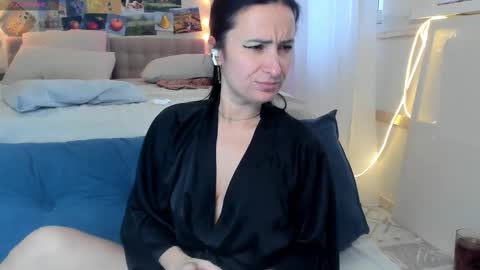 Snapshot of ava_athena chatting on 10.10.25 Ava online show from 10.10.25
