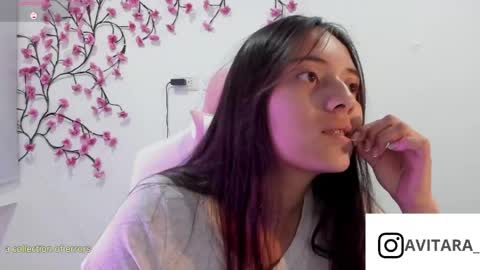 Snapshot of ava_broown chatting on 05.06.26 online show from 05.06.26