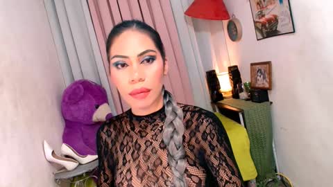 Snapshot of ava_cummer chatting on 12.19.24 Ava online show from 12.19.24