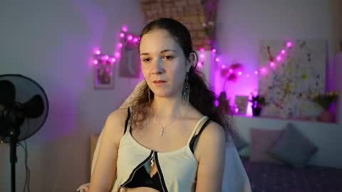 Snapshot of ava_taylor18 chatting on 12.17.24 ava taylor18 online show from 12.17.24