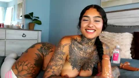 Snapshot of avaa_eve chatting on 10.21.25 Ava Eve online show from 10.21.25