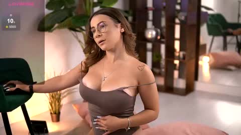 AvaReed online show from 09.11.25