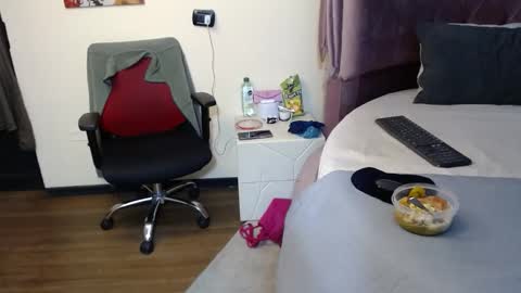 Snapshot of avaryd chatting on 05.05.26 avaryd online show from 05.05.26
