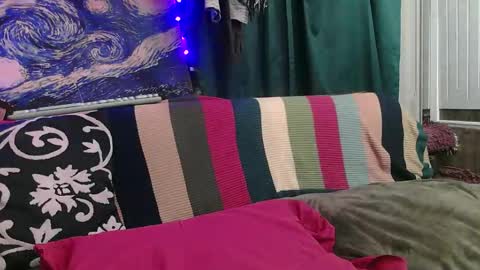 Snapshot of average_girl222 chatting on 02.01.26 raven blue online show from 02.01.26