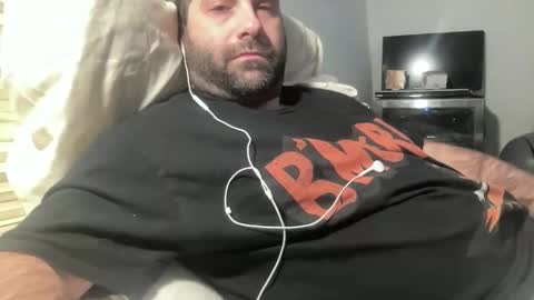 Snapshot of averagejoe345977 chatting on 02.13.26 averagejoe345977 online show from 02.13.26