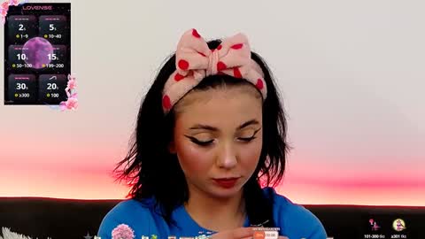 Snapshot of averywillow chatting on 02.07.25 AveryWillow online show from 02.07.25