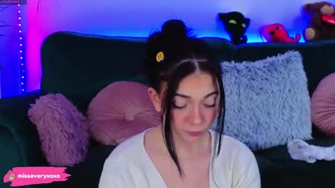 AveryWillow online show from 03.20.26