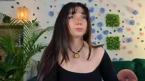 Snapshot of averywillow chatting on 06.22.26 AveryWillow online show from 06.22.26