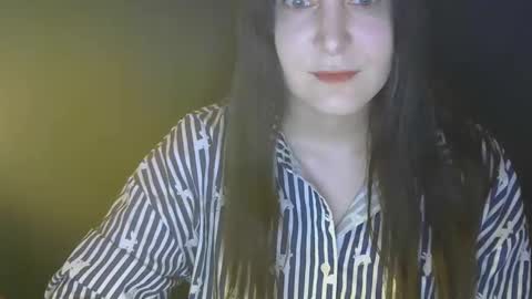Snapshot of avialenne chatting on 03.28.26 avialenne online show from 03.28.26