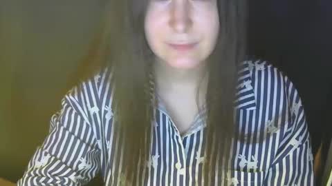 Snapshot of avialenne chatting on 03.29.26 avialenne online show from 03.29.26