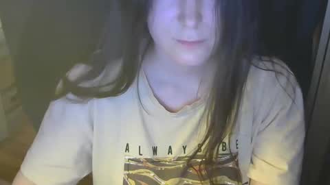 Snapshot of avialenne chatting on 04.03.26 avialenne online show from 04.03.26