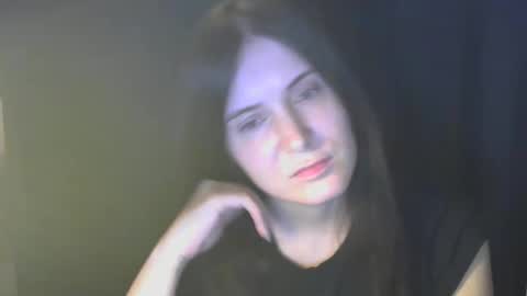 Snapshot of avialenne chatting on 04.18.26 avialenne online show from 04.18.26
