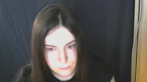 Snapshot of avialenne chatting on 04.19.26 avialenne online show from 04.19.26