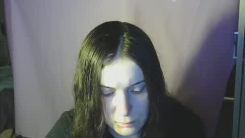 Snapshot of avialenne chatting on 04.25.26 avialenne online show from 04.25.26