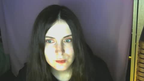 Snapshot of avialenne chatting on 04.27.26 avialenne online show from 04.27.26
