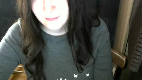 Snapshot of avialenne chatting on 05.22.26 avialenne online show from 05.22.26