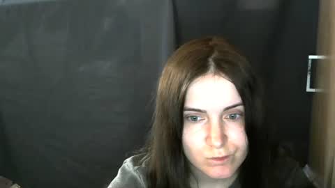 Snapshot of avialenne chatting on 05.23.26 avialenne online show from 05.23.26