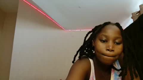 Snapshot of avian_talya chatting on 11.03.25 Avian online show from 11.03.25