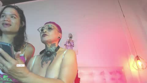 Snapshot of avilyn chatting on 11.02.25 Avilyn online show from 11.02.25