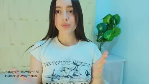 Snapshot of avilyn chatting on 02.20.26 Avilyn online show from 02.20.26