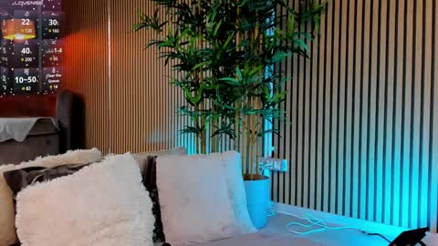 AVRILL CYRUX online show from 01.29.25