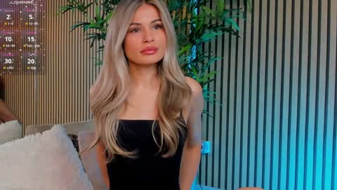 AVRILL CYRUX online show from 02.04.25