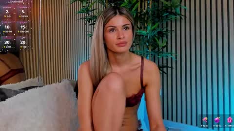 AVRILL CYRUX online show from 03.10.25