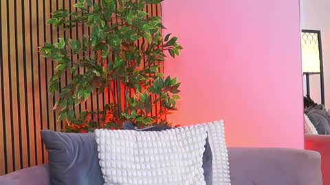 AVRILL CYRUX online show from 04.18.26