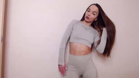 Avrora Inst online show from 02.02.25