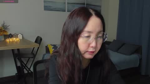 Snapshot of avroraromance chatting on 12.25.24 Avrora online show from 12.25.24