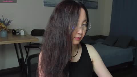Snapshot of avroraromance chatting on 01.10.25 Avrora online show from 01.10.25
