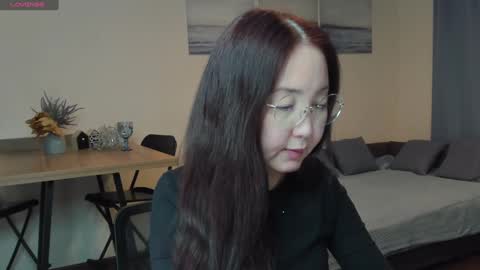 Snapshot of avroraromance chatting on 01.21.25 Avrora online show from 01.21.25