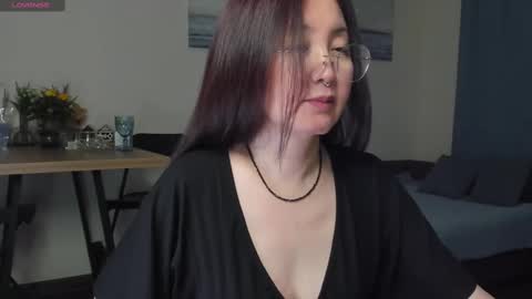 Snapshot of avroraromance chatting on 03.03.25 Avrora online show from 03.03.25