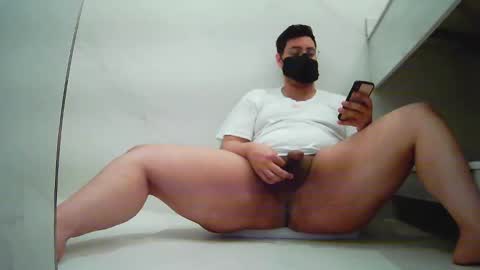 Snapshot of awardy3211 chatting on 09.17.25 awardy3211 online show from 09.17.25