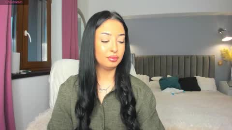 Jolie online show from 11.11.25