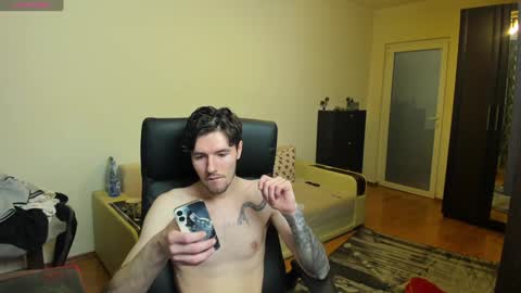 Snapshot of awesome_justin chatting on 01.10.25 Justin online show from 01.10.25
