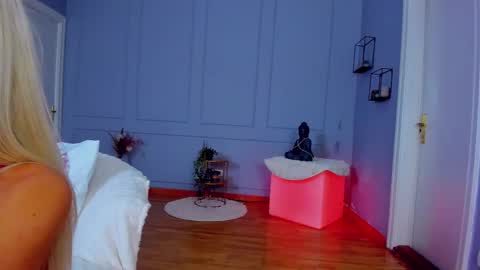 Ella online show from 03.25.26